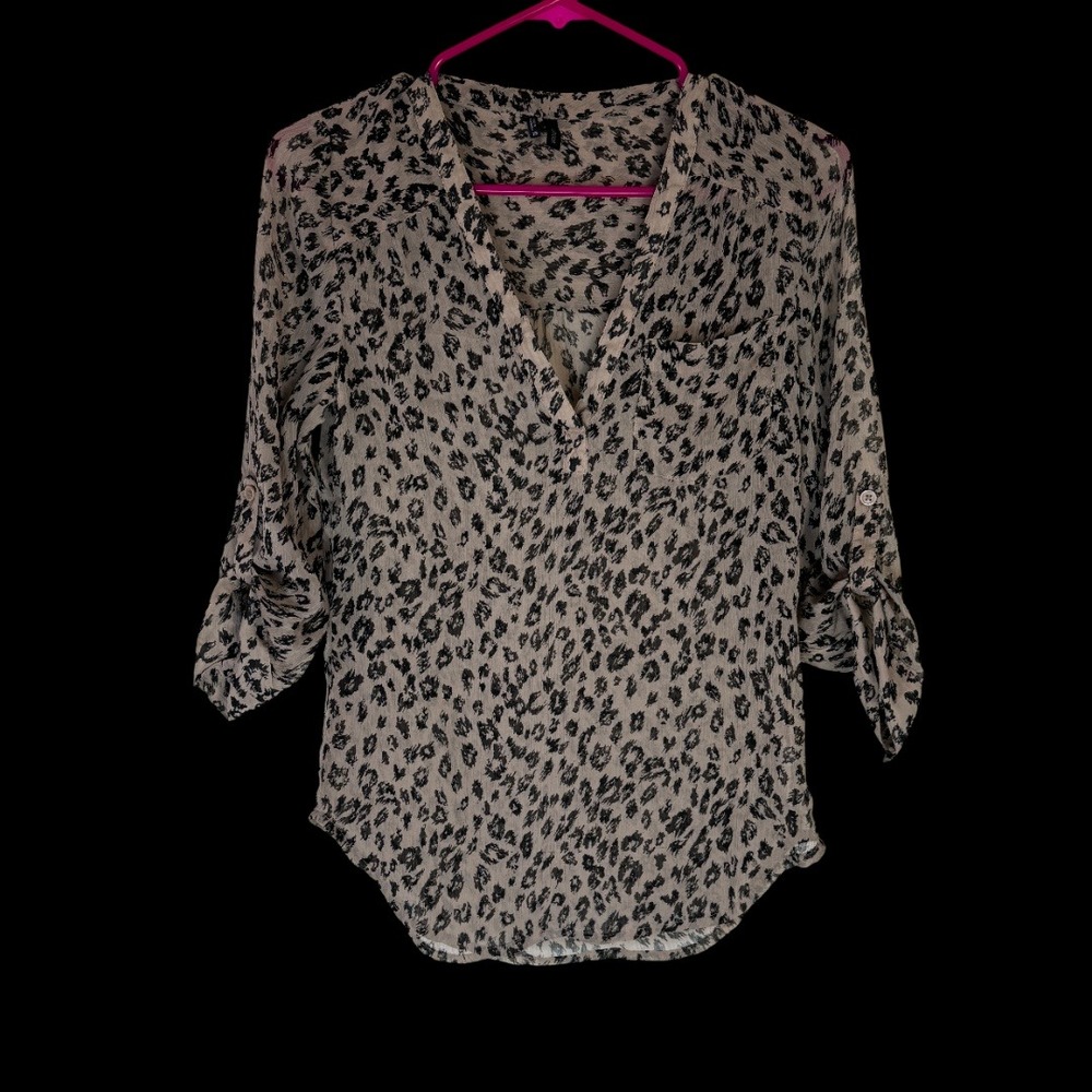 Maurices Leopard Print Blouse Womens XS Tan Black Roll Tab Sleeve V-Neck Top